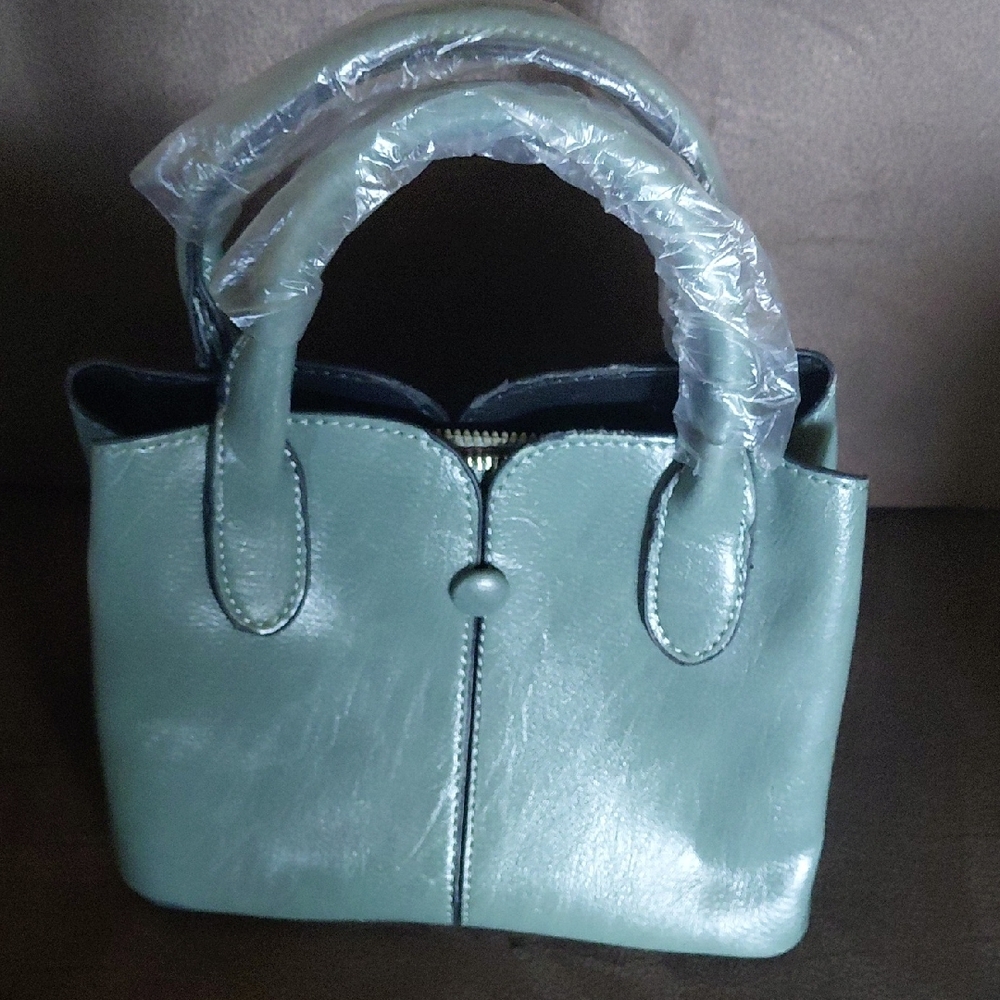 Elegant Green Leather Handbag